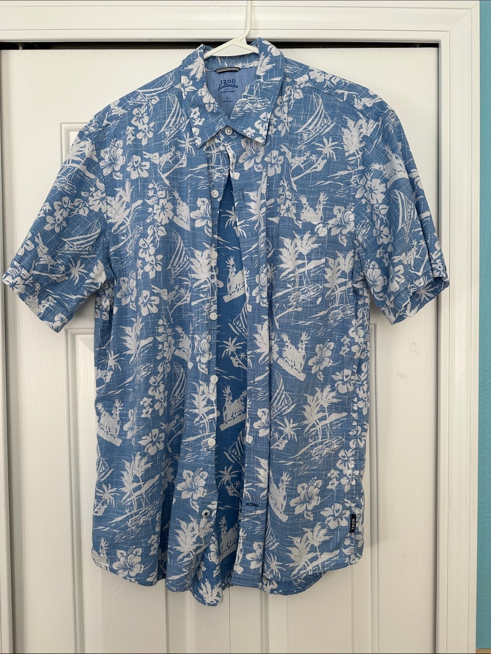 Izod Light Blue and White Tropical Print Short-Sleeve Button-Down Shirt